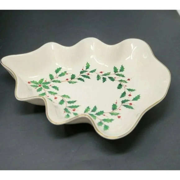 Lenox Holiday Holly Berry Gold Trim Tree Shaped Candy Dish 8" - Picture 7 of 7